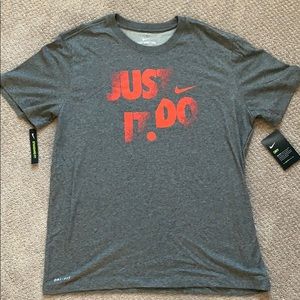 Men’s Grey Nike Dry-Fit t-shirt size Large.